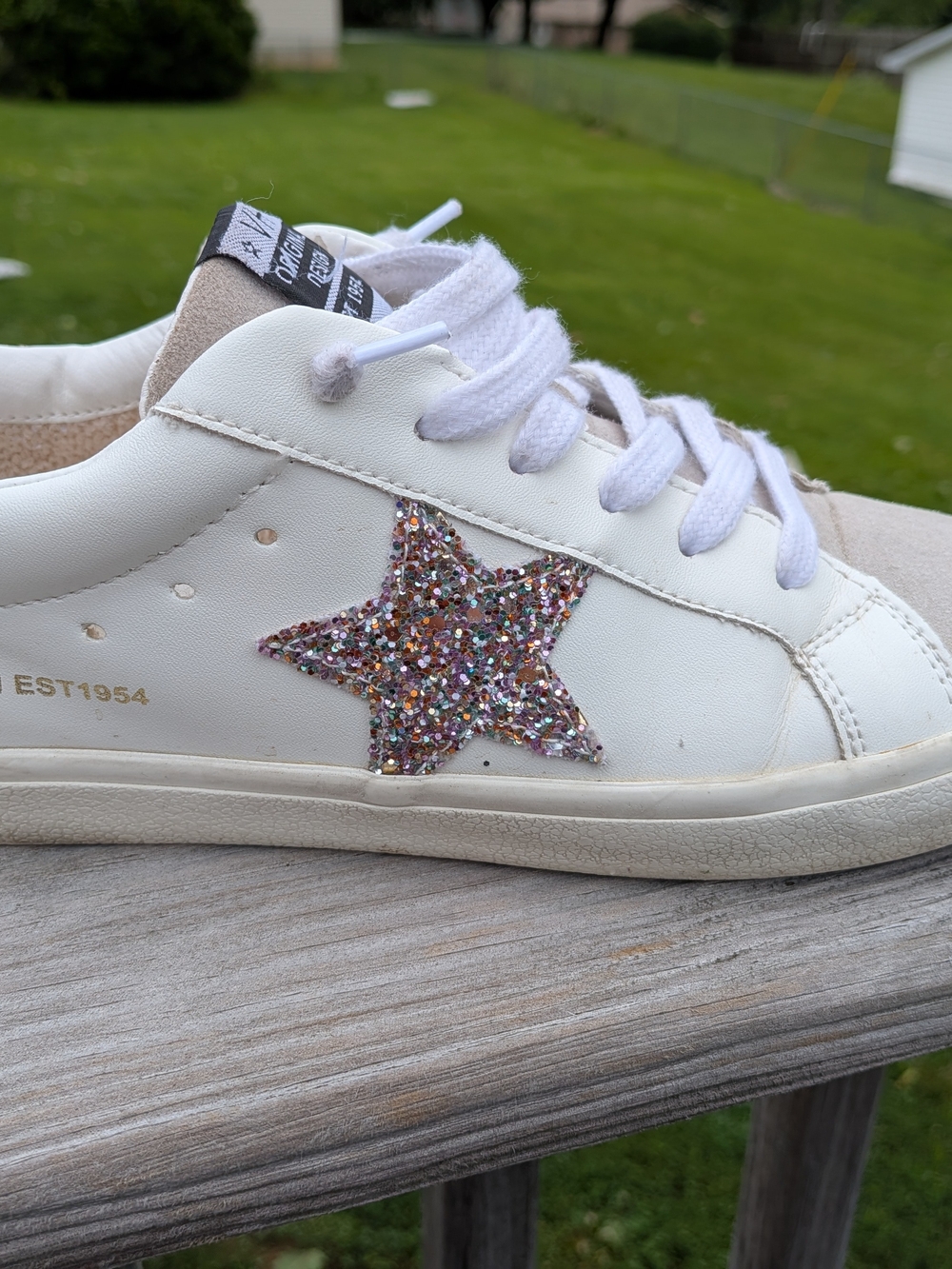 Vintage Havana Sneakers with Multicolor Glitter Star Accent. Woman's Size 11